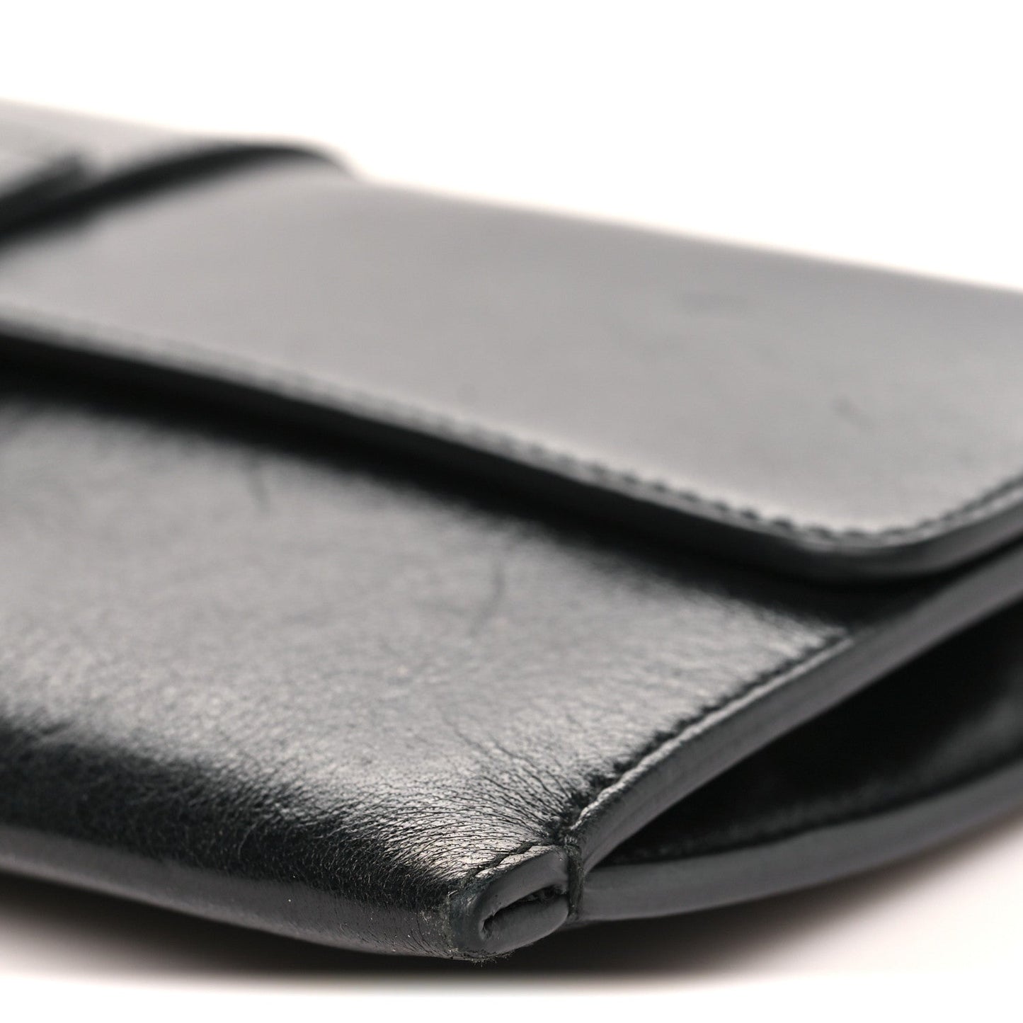 Calfskin 30 Montaigne Chain Pouch Black
