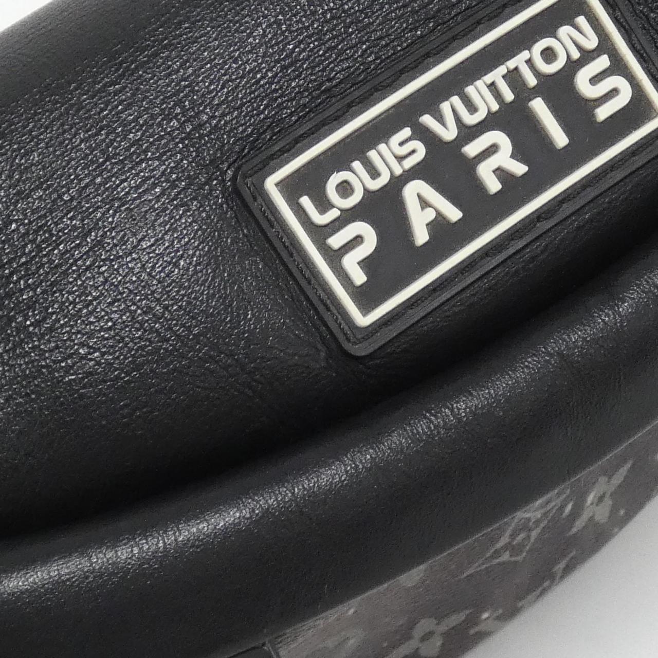 Louis Vuitton Discovery Monogram Shoulder Bag