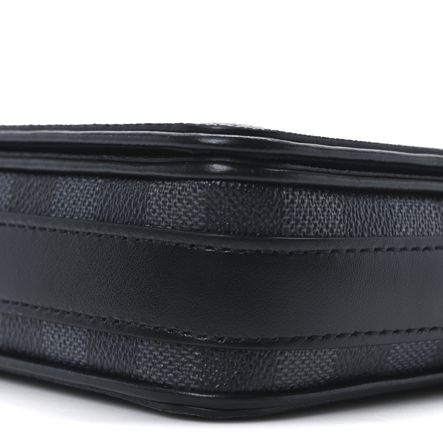 Damier Graphite 3D Studio Messenger