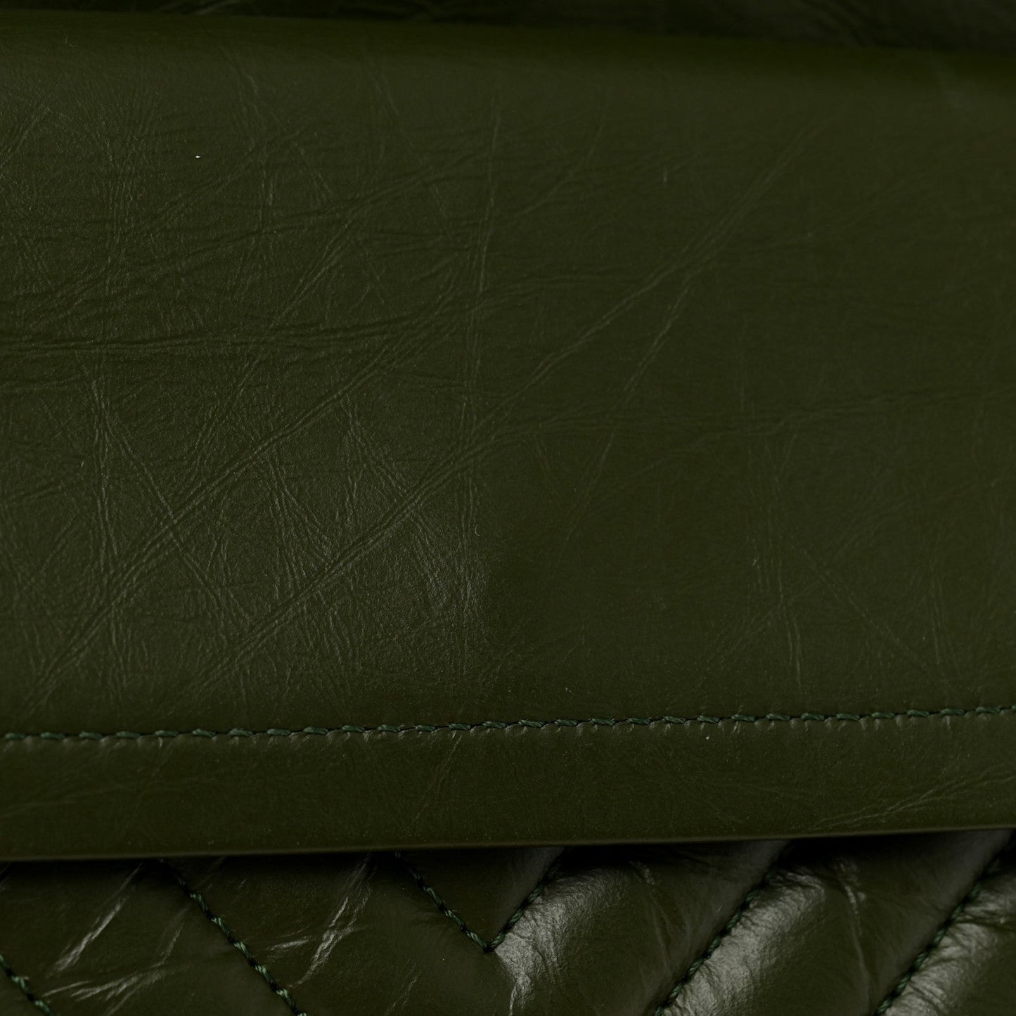 Aged Calfskin Chevron Quilted 2.55 Reissue 225 Flap Green