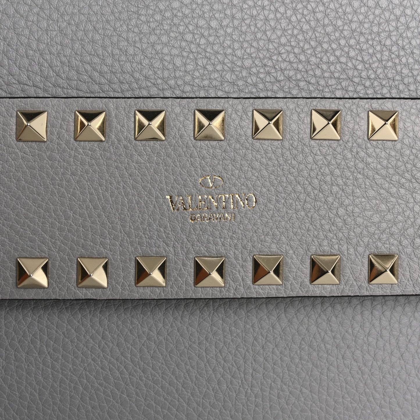 Pebble Calfskin Rockstud Side Slip Wristlet Clutch Pastel Grey