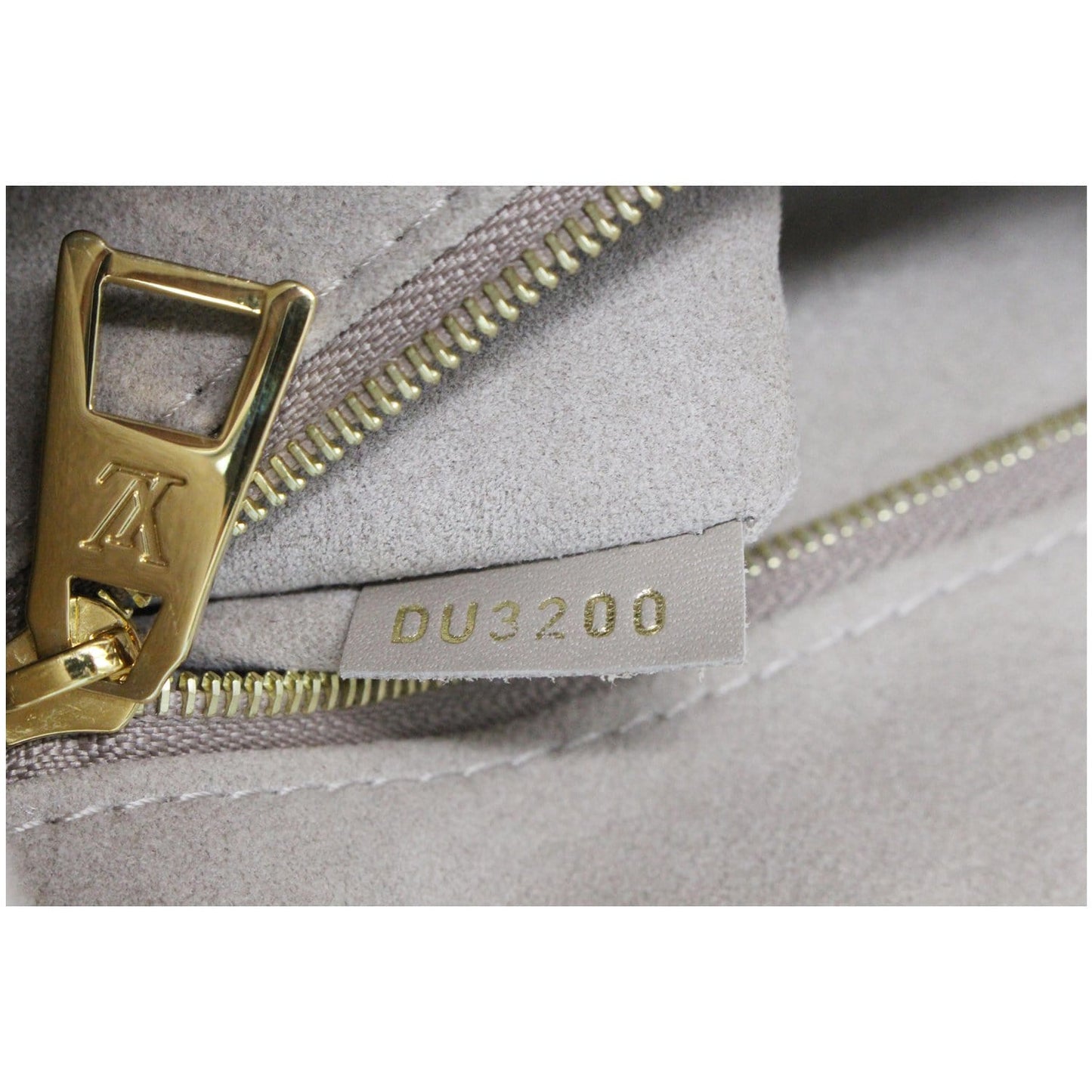LOUIS VUITTON Onthego MM Giant Monogram Empreinte Shoulder Bag Tourterelle