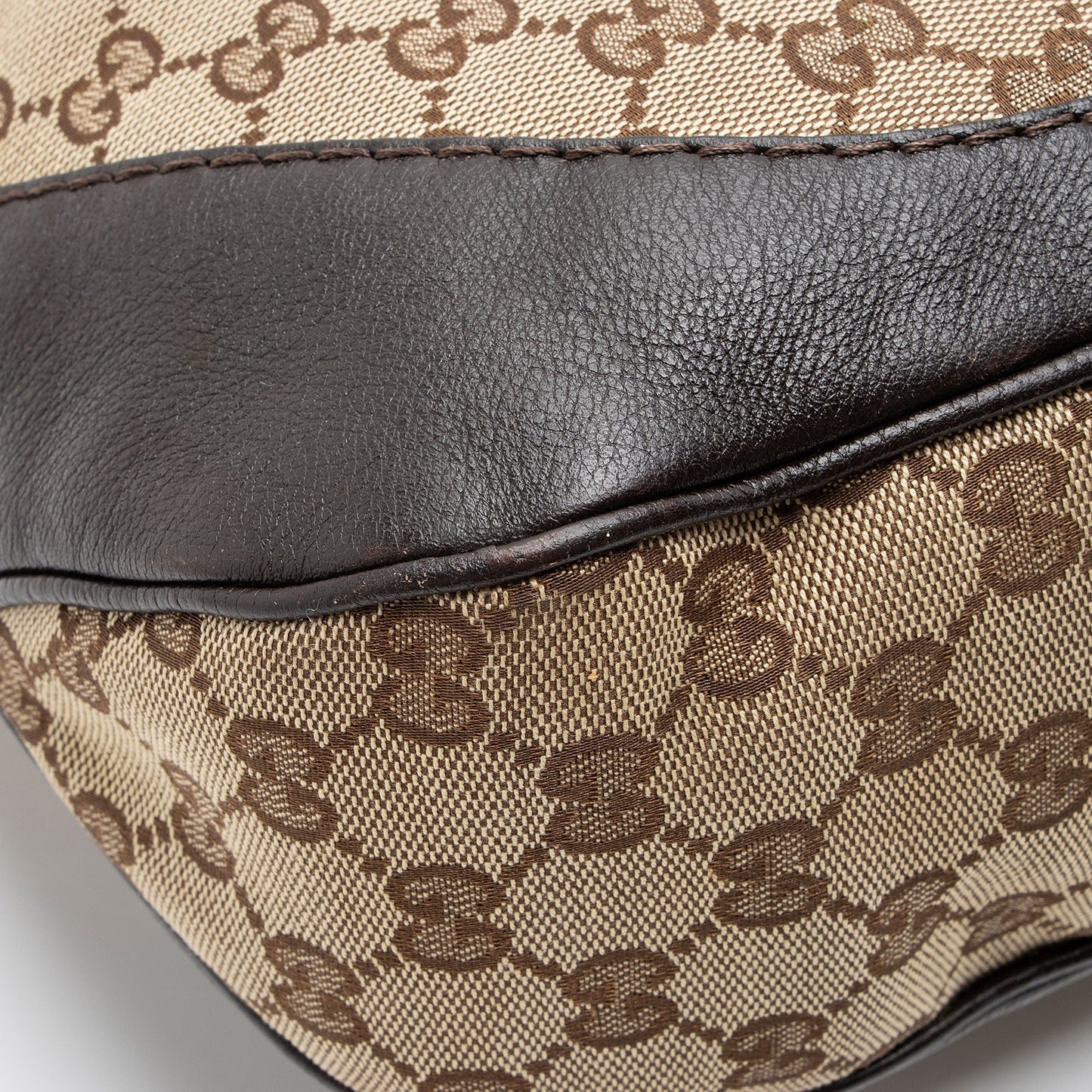 Gucci GG Canvas Charlotte Medium Shoulder Bag (SHF-2fr7e3)