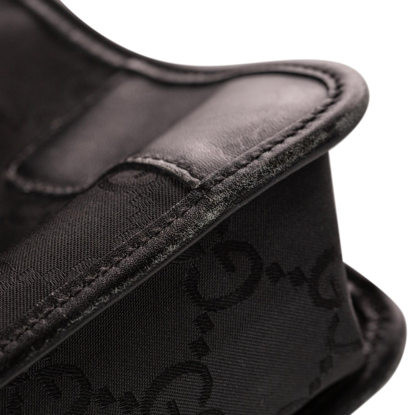 Gucci GG Nylon Shoulder Bag (SHG-31048)