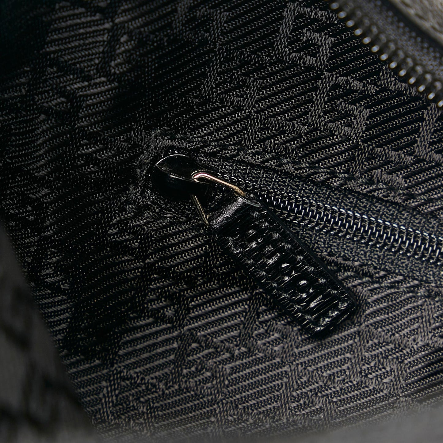 Gucci Leather Shoulder Bag (SHG-YBSEzN)
