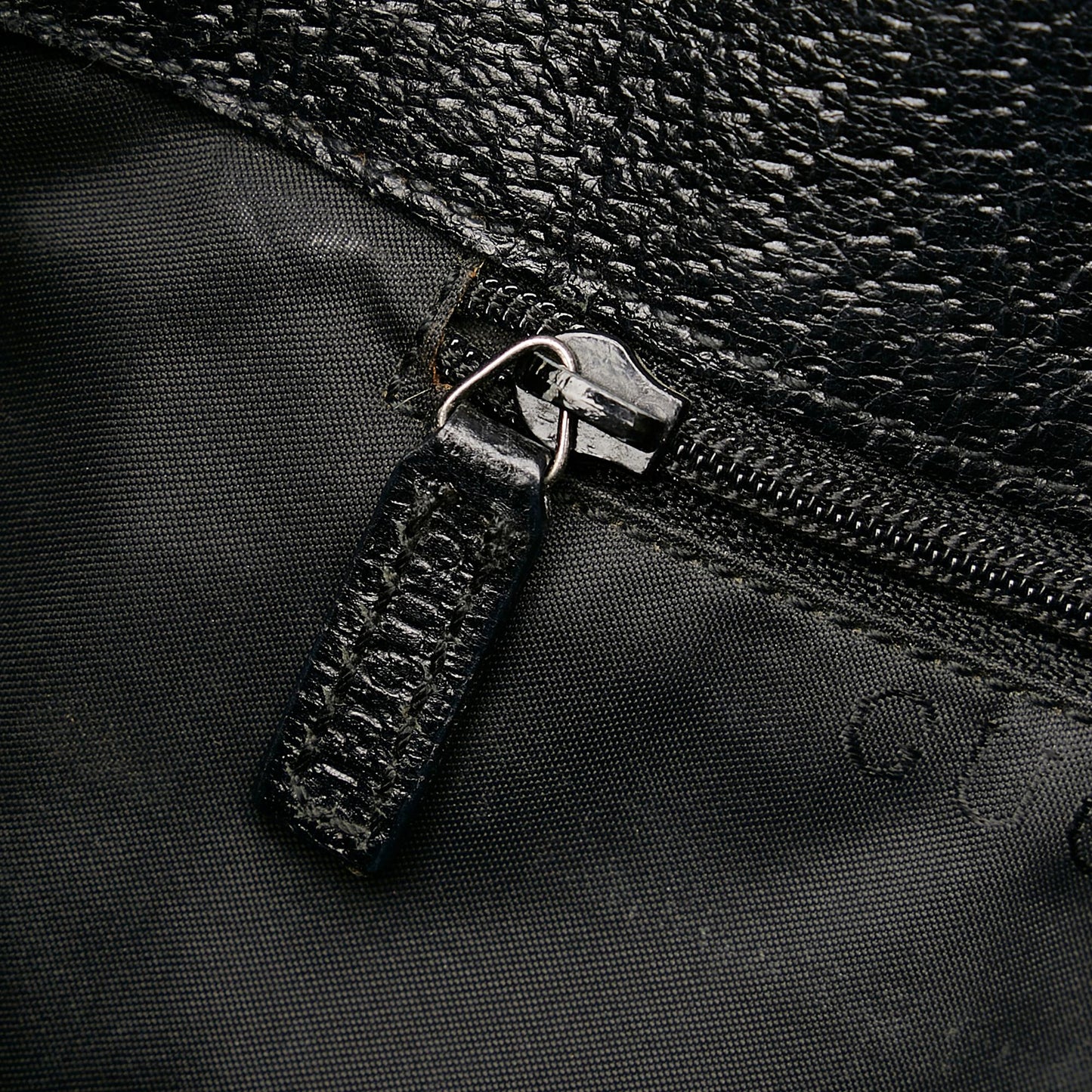 Gucci Nylon Shoulder Bag (SHG-34777)