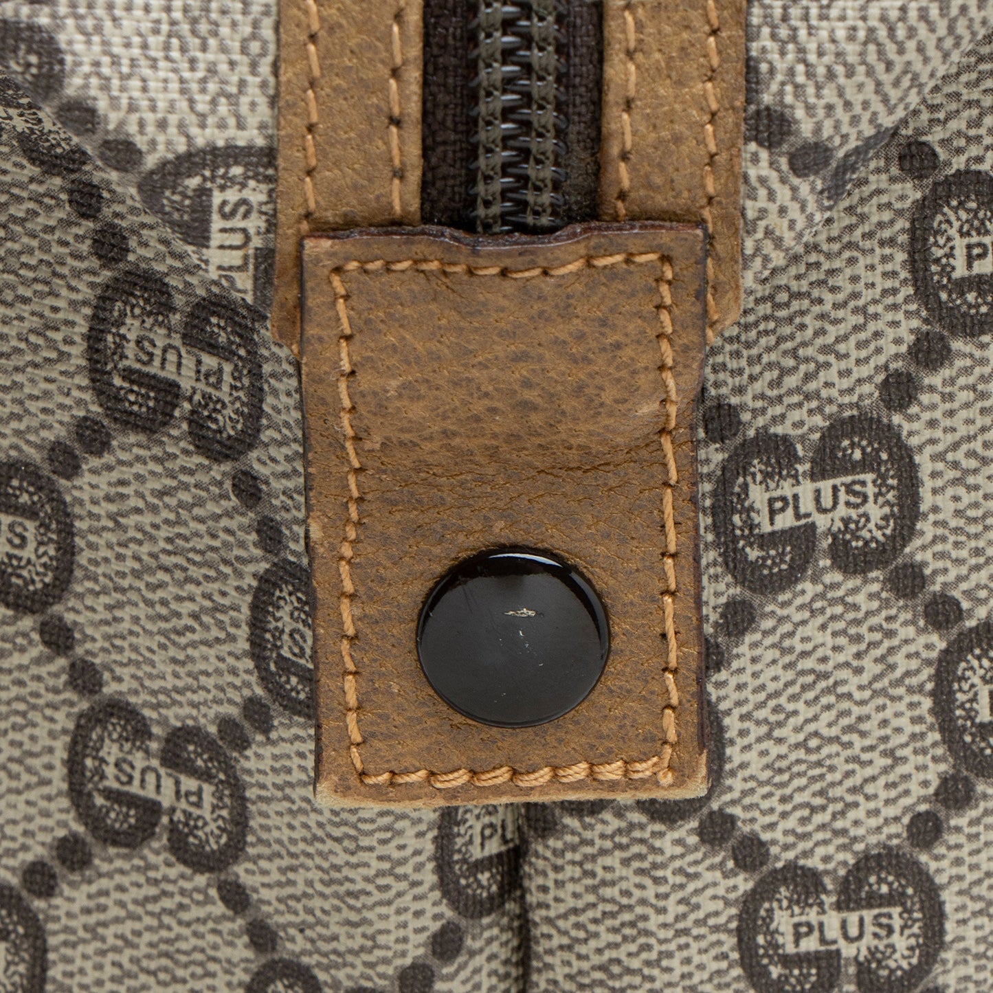 Gucci Vintage GG Plus Web Travel Tote (SHF-eJxKkp)
