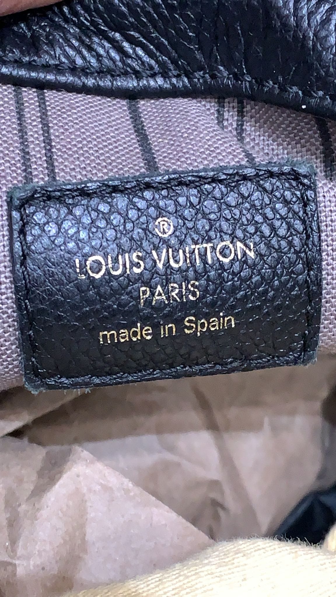 LOUIS VUITTON Artsy MM Empreinte Leather Shoulder Bag Black