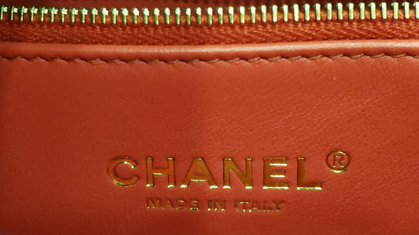 CHANEL Coco Luxe Medium Flap Lambskin Shoulder Bag Red