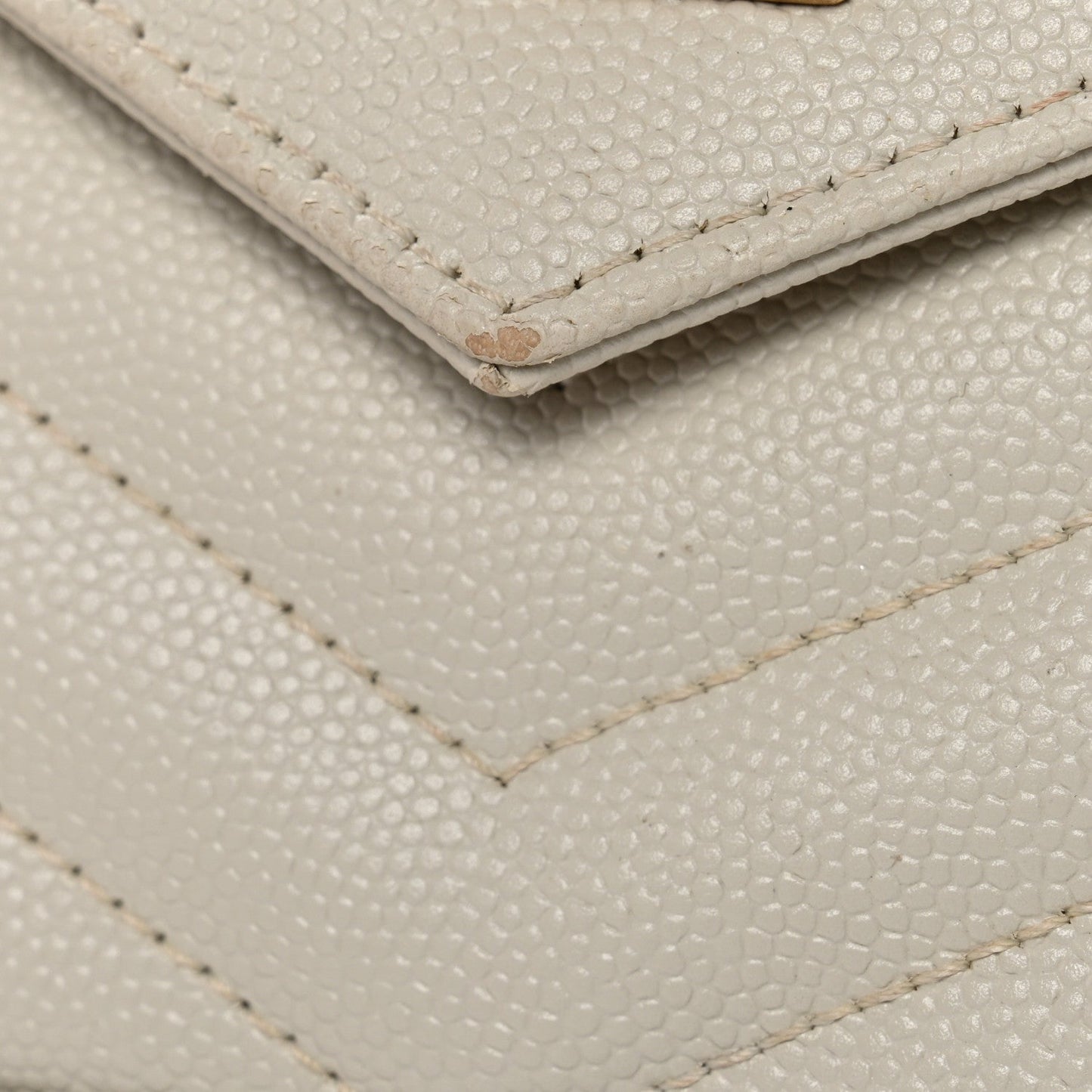 Grain De Poudre Matelasse Chevron Monogram Chain Wallet Crema Soft