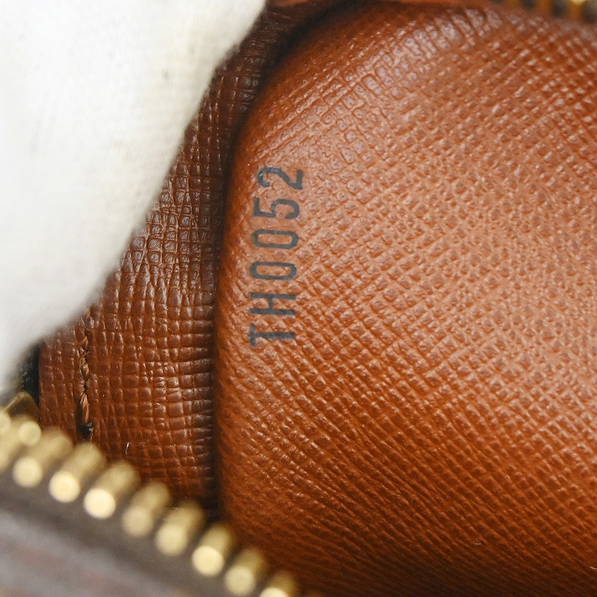 Louis Vuitton Amazone Bag Monogram Canvas Brown Canvas Shoulder Bag Bag ( )