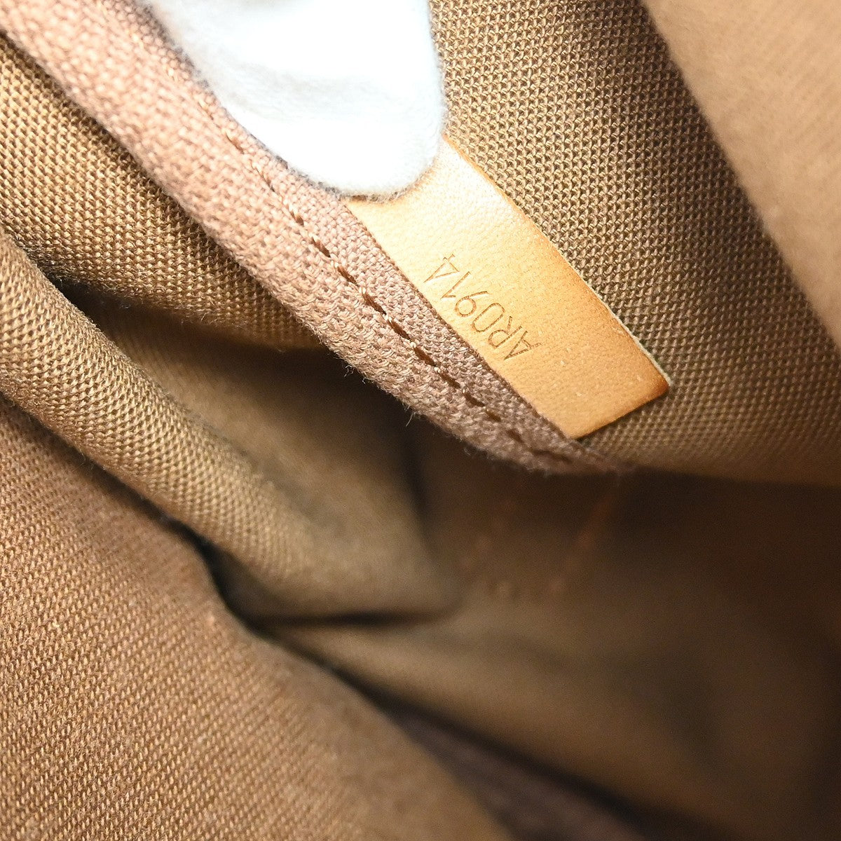 Louis Vuitton Saumur Handbag Monogram Canvas Brown Canvas Shoulder Bag Bag ( )