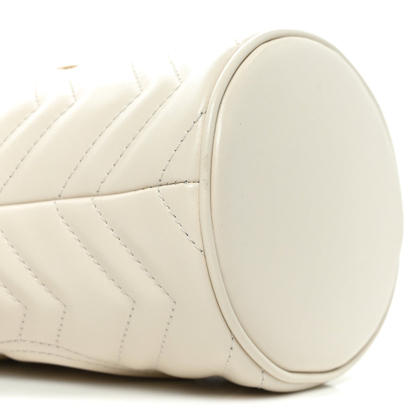 Calfskin Matelasse Mini GG Marmont 2.0 Bucket Bag White