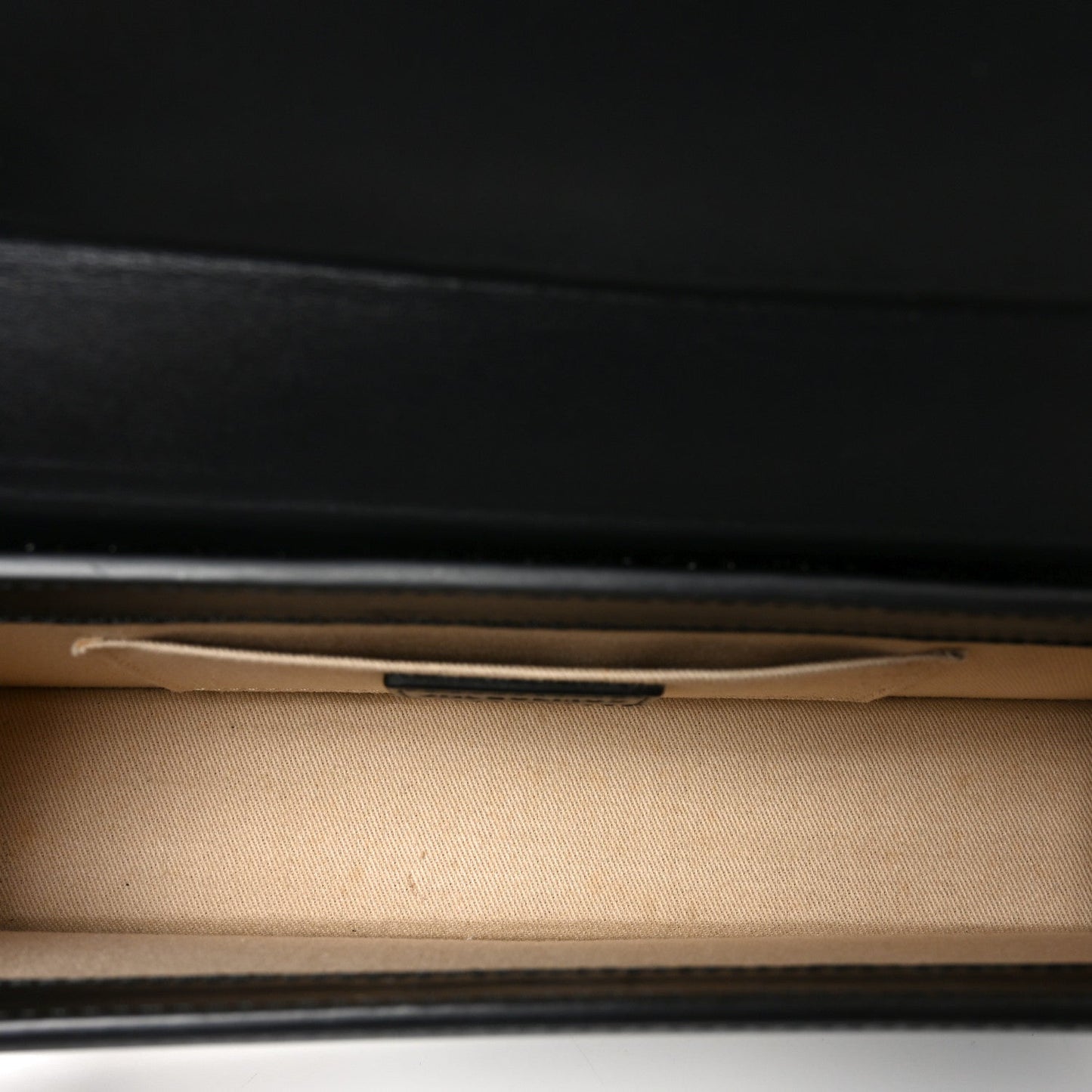 Smooth Calfskin Le Sac Rond Black