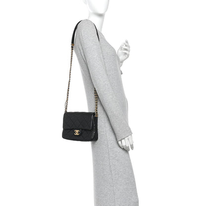 Shiny Caviar Quilted Mini Chain Messenger Flap Bag Black