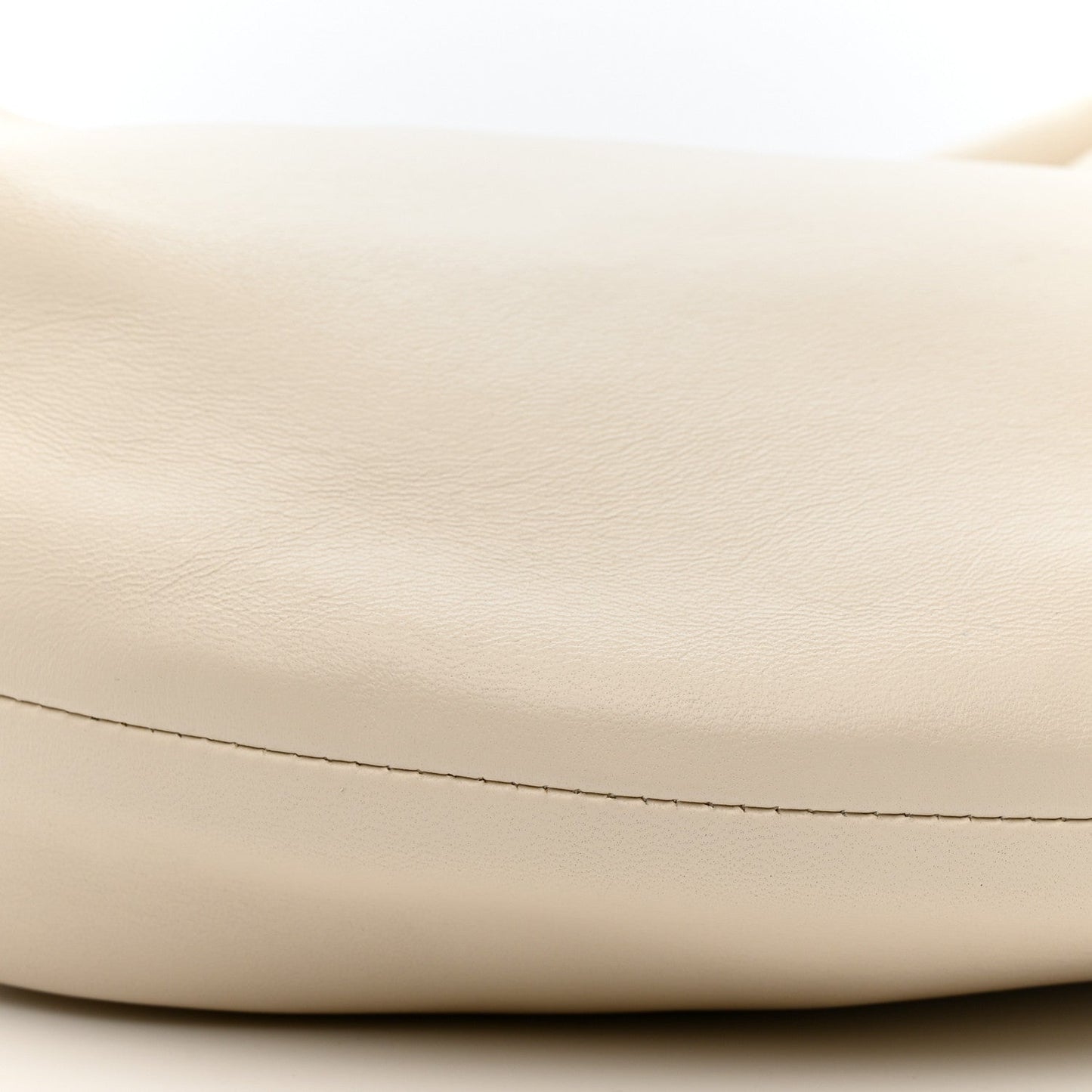 Calfskin Medium Olivia Hobo Off White
