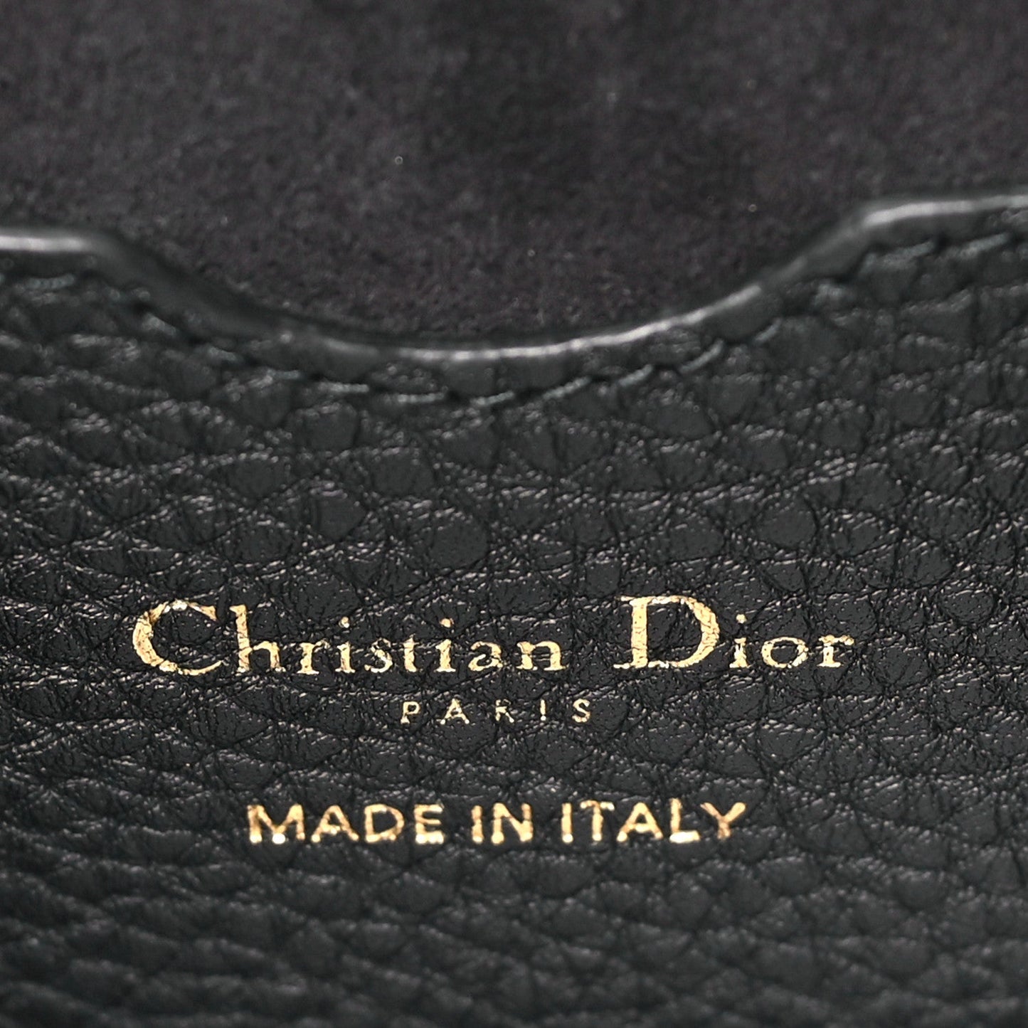 Grained Calfskin Large Bobby Flap Black