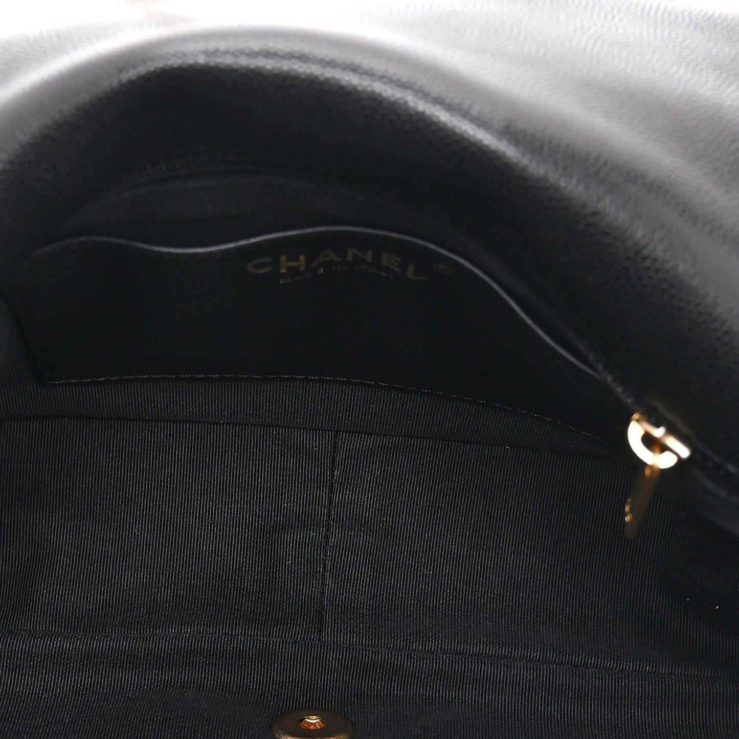 Caviar Quilted Medium Chain Flap  Black