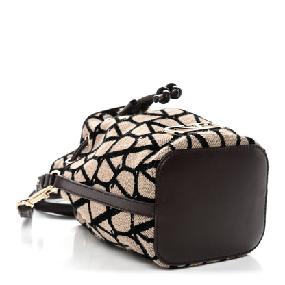 Toile Iconographe Nappa Mini Vlogo Signature Bucket Bag Naturale Black Fondant