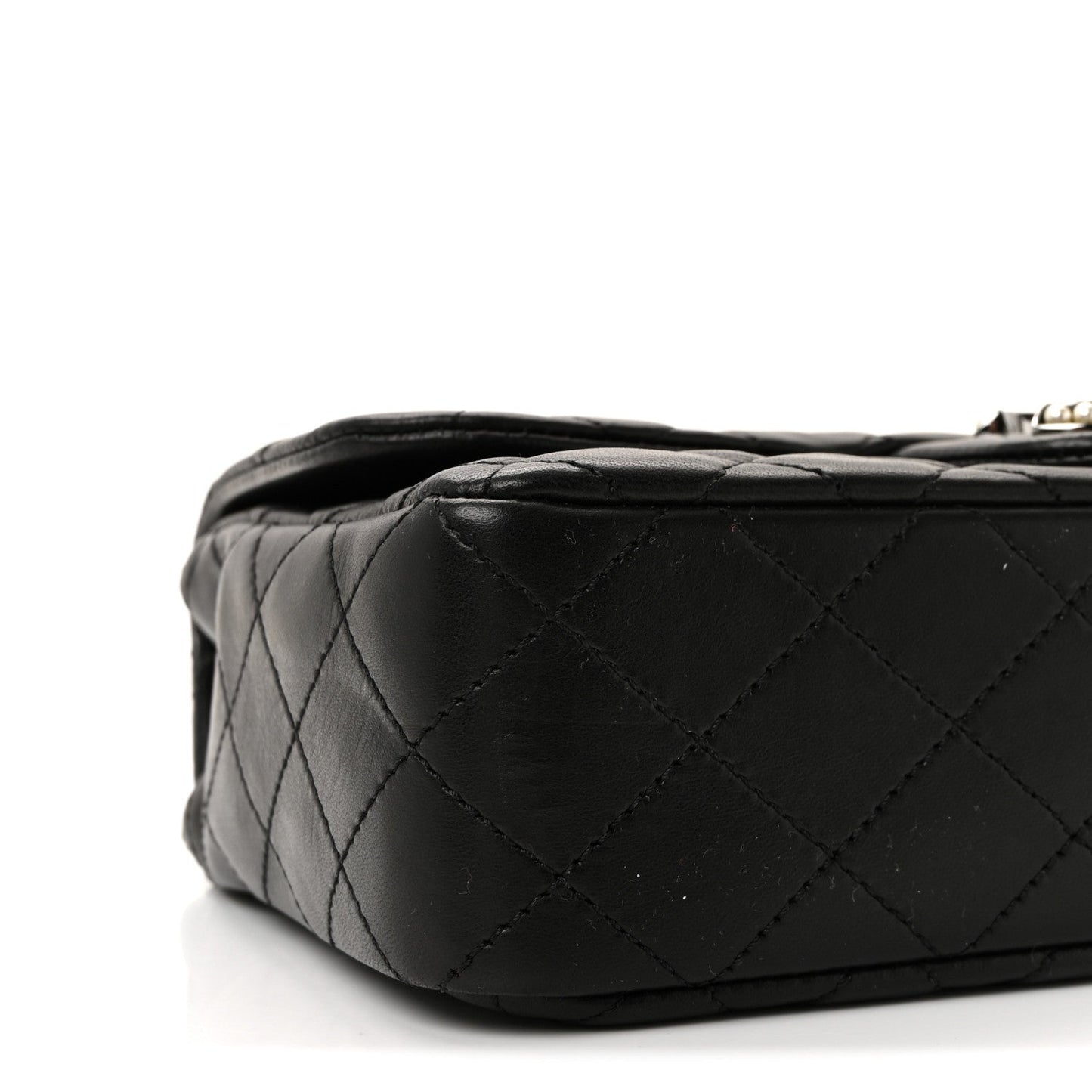 Lambskin Quilted Medium Westminster Pearl Flap Black
