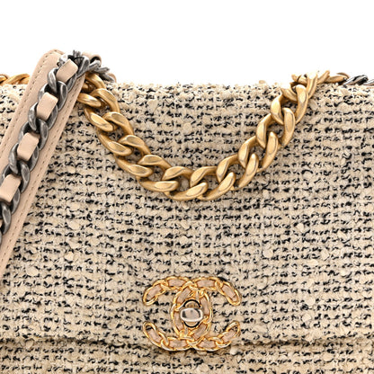 Tweed Quilted Medium Chanel 19 Flap Ecru Black