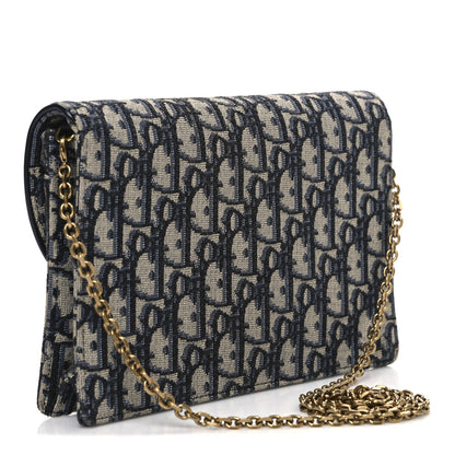 Oblique Saddle Chain Pouch Blue