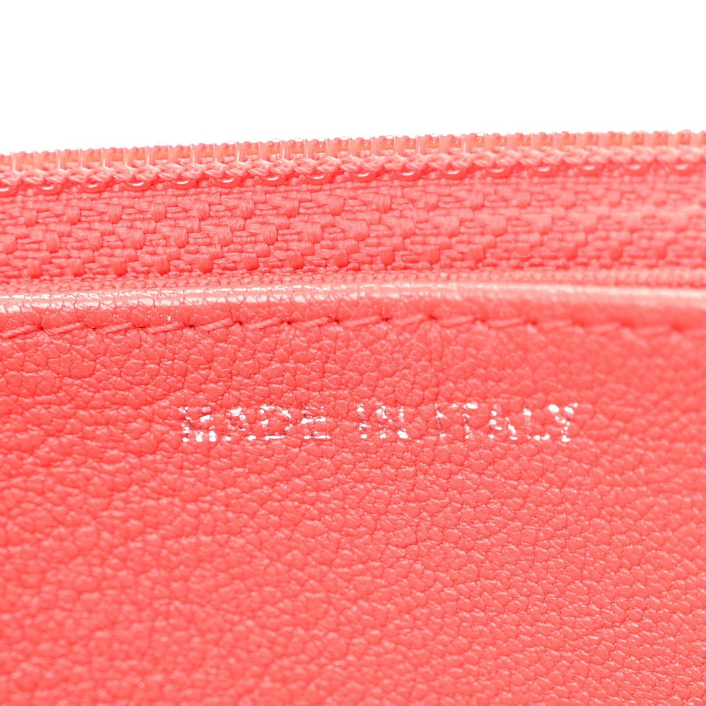 Grained Calfskin Quilted CC Box Wallet On Chain WOC Red