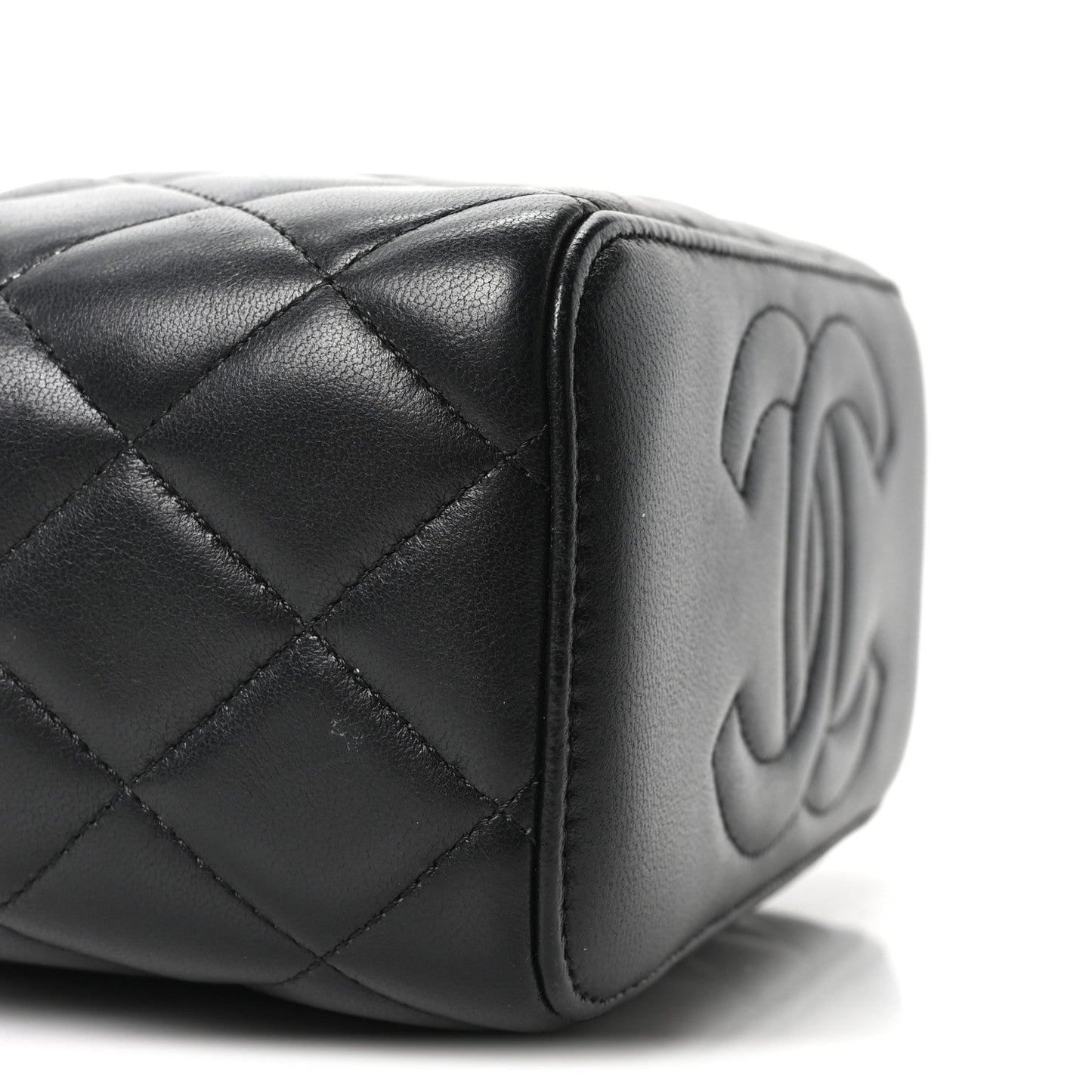 Lambskin Quilted Small Top Handle Vanity Case With Chain Black