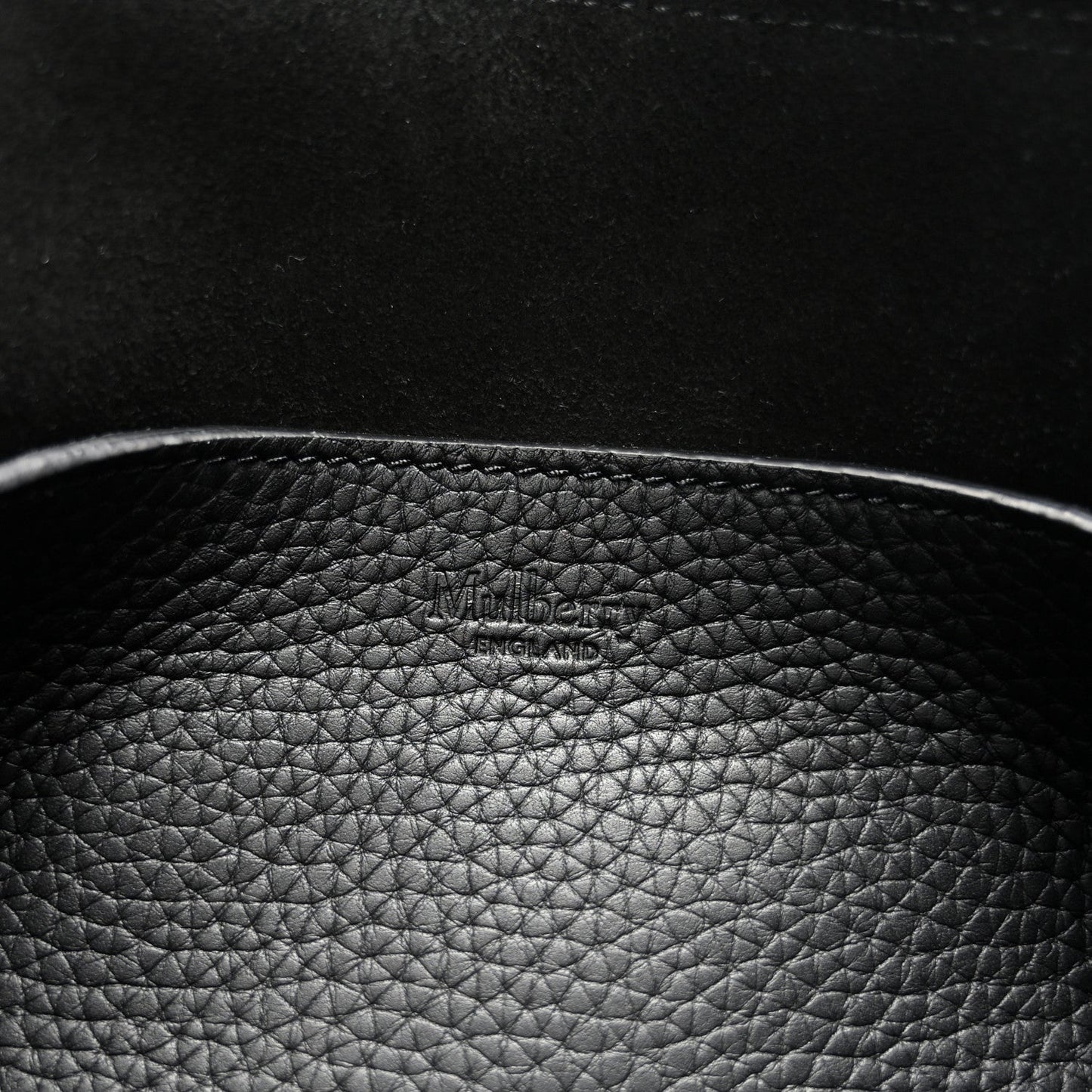 Heavy Grain Medium Alexa Black