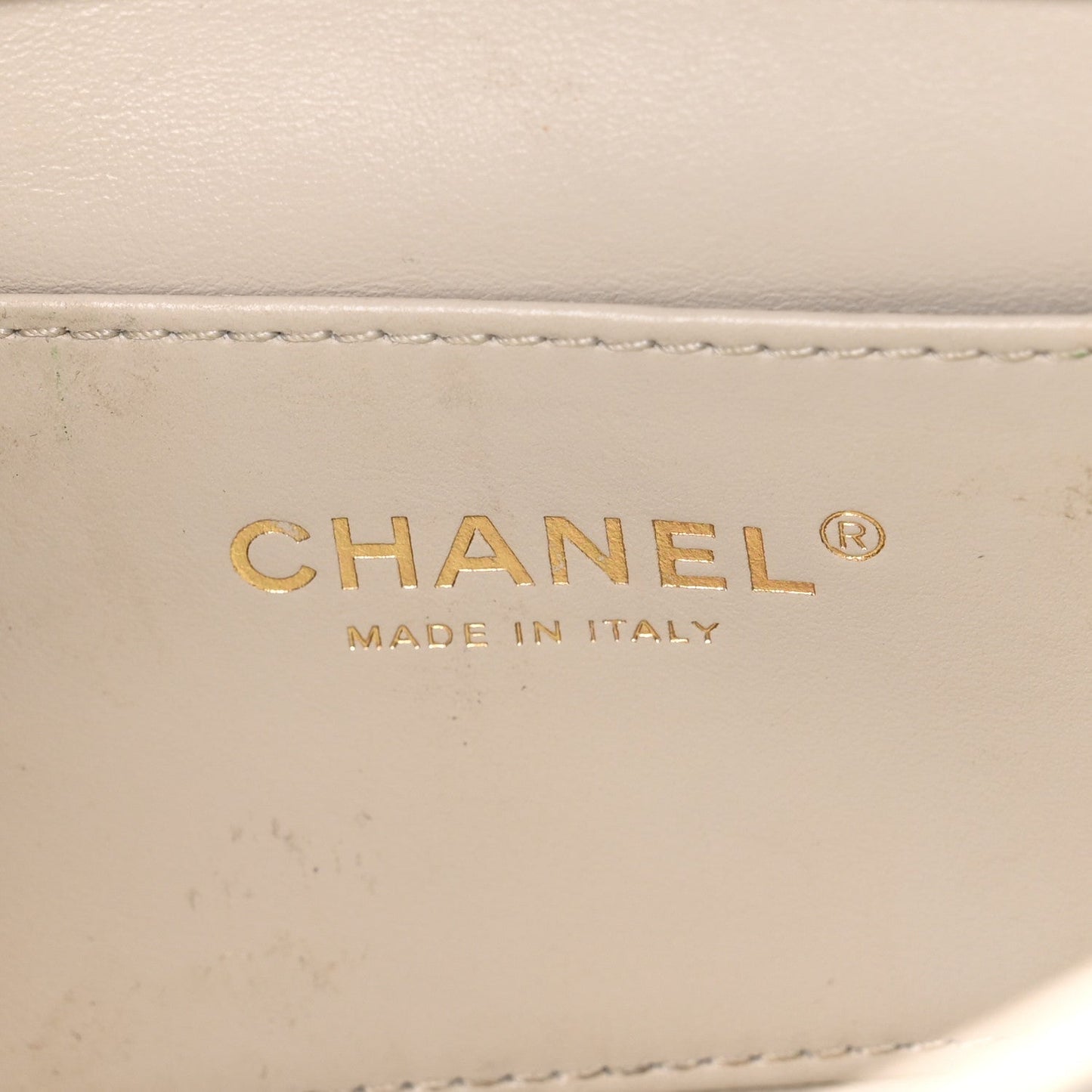 Pearly Lambskin Quilted Pearl Small Flap Light Grey