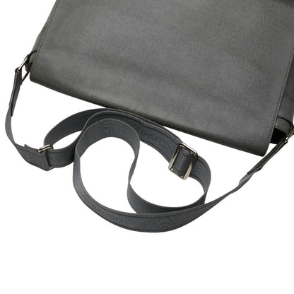 Louis Vuitton Roman GM Taiga shoulder bag