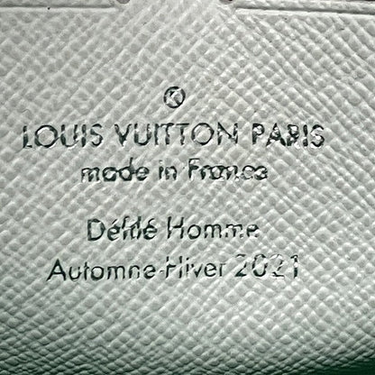 Louis Vuitton Pochette Voyage MM Monogram Clutch Bag
