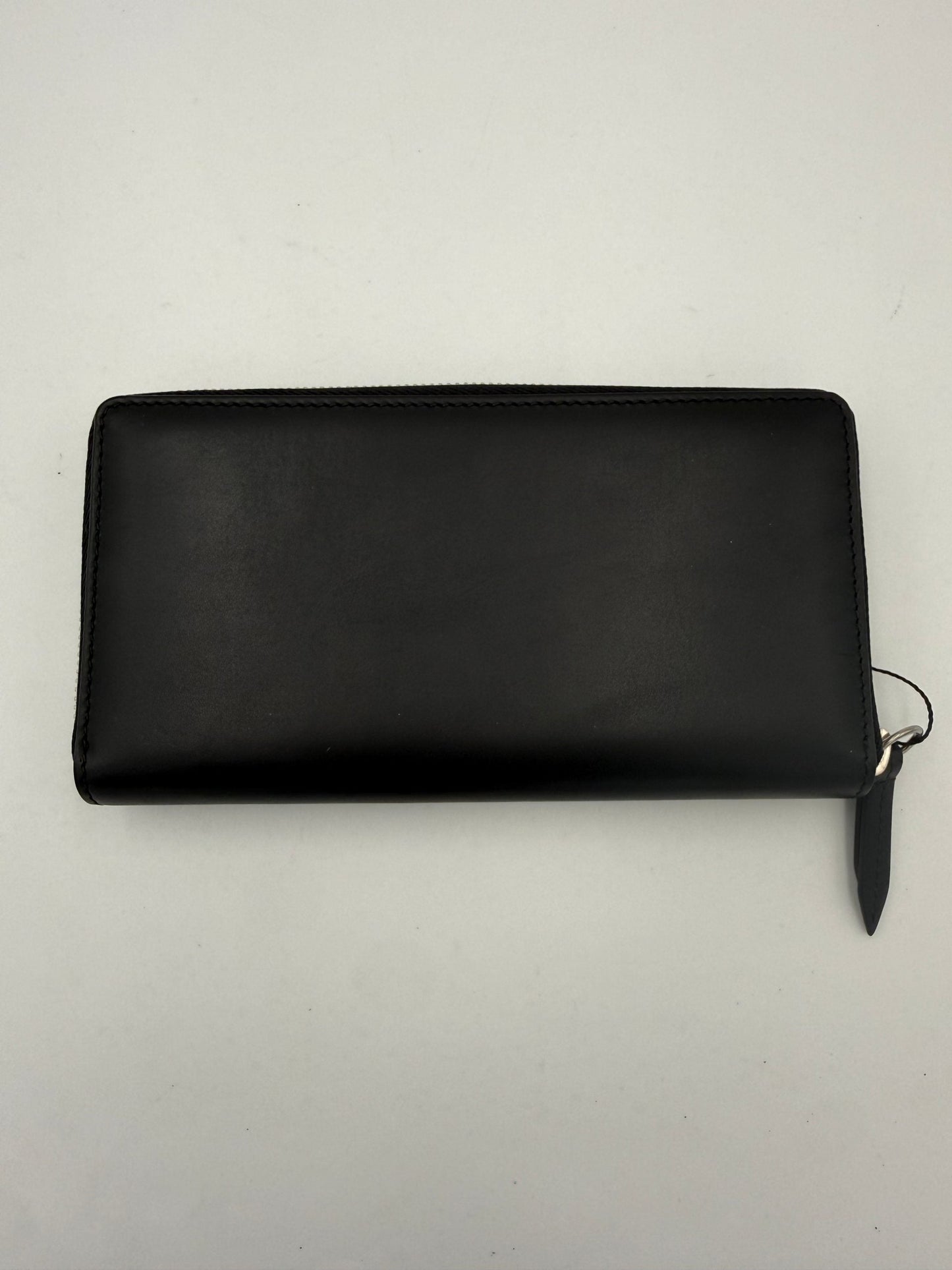 Gucci GUCCI Zip Black Front Logo Embossed  Wallet (   )
