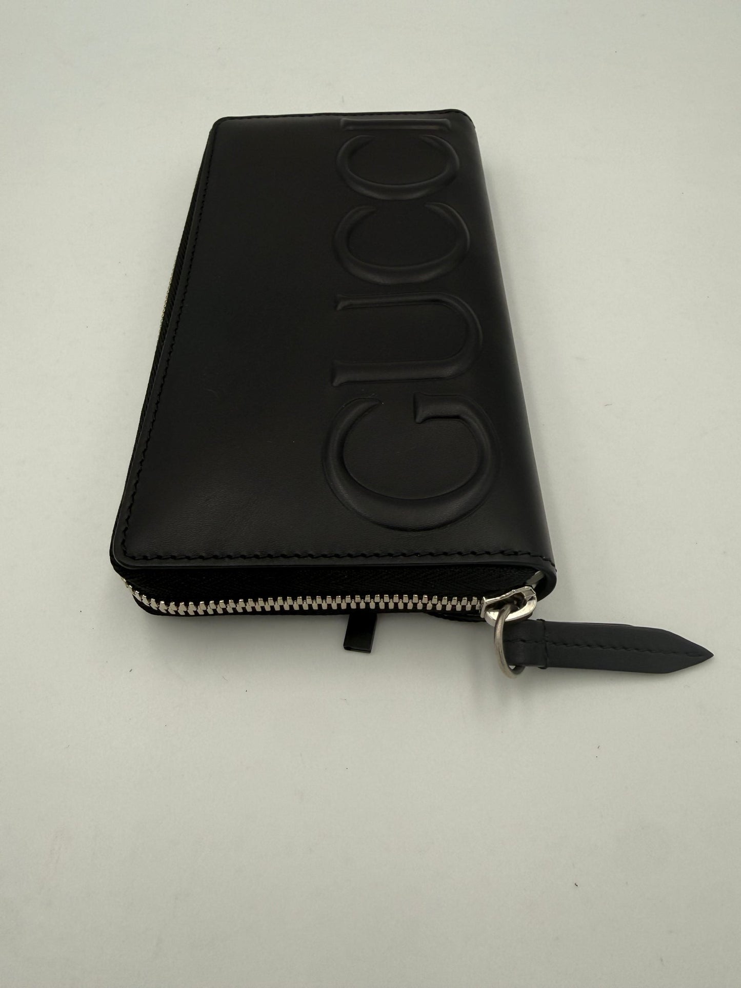 Gucci GUCCI Zip Black Front Logo Embossed  Wallet (   )