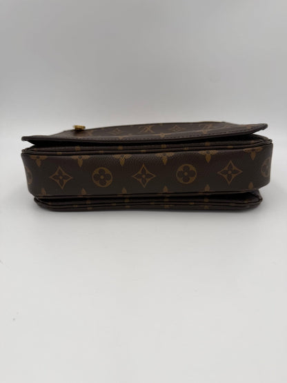 Louis Vuitton LOUIS VUITTON METIS Monogram  Handbag (   )
