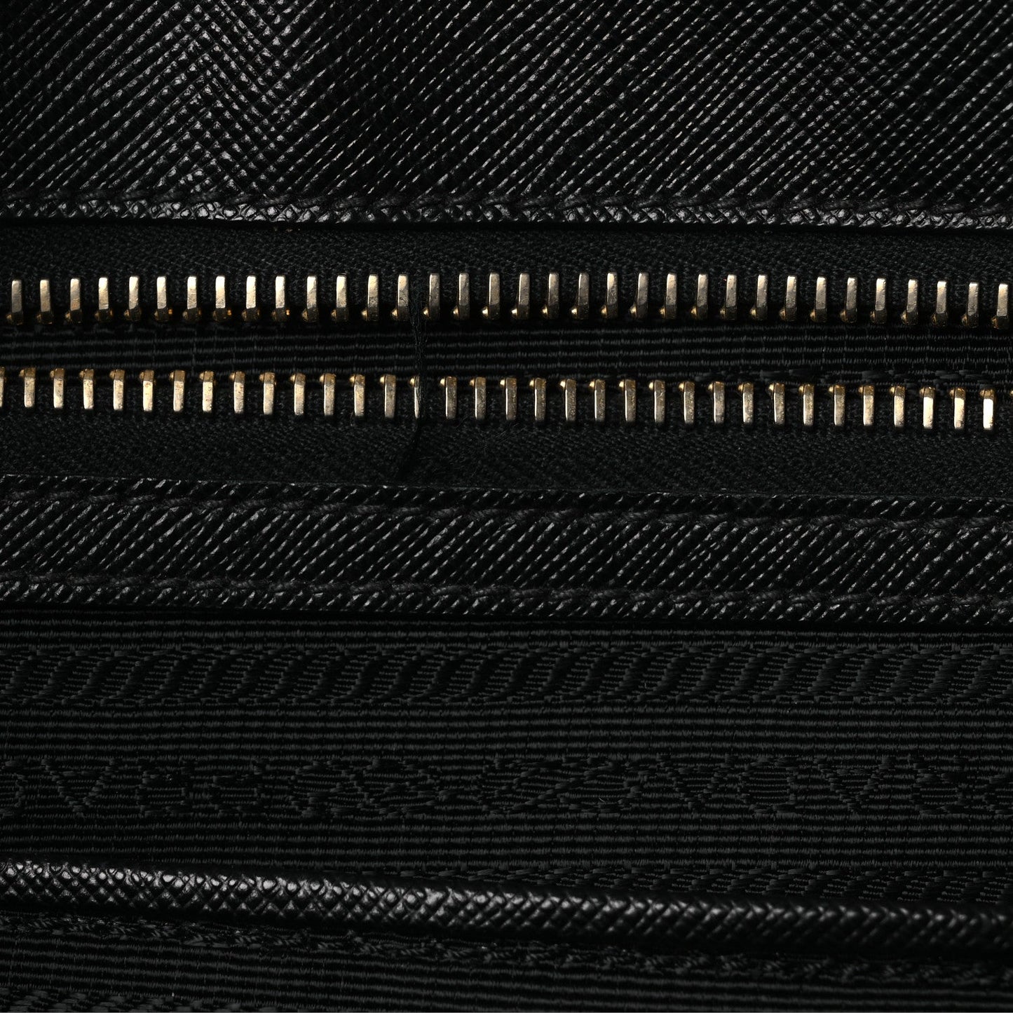 Saffiano Large Galleria Double Zip Tote Black