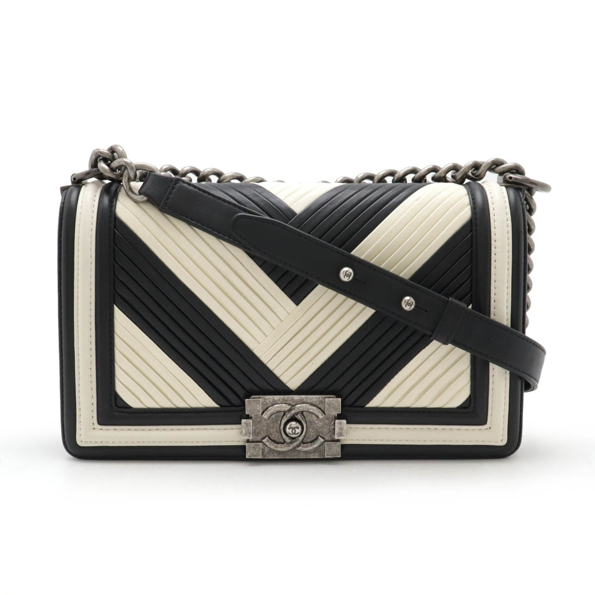 Chanel Leather Boy Chanel Chain Shoulder Bag A67086