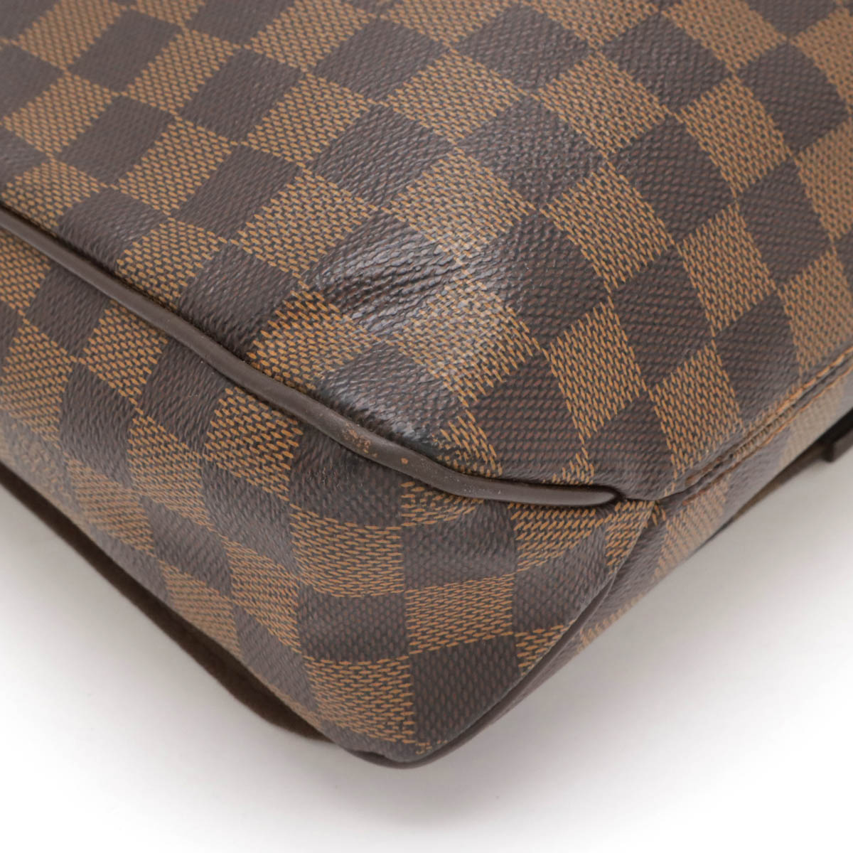Louis Vuitton District MM Damier Shoulder Bag
