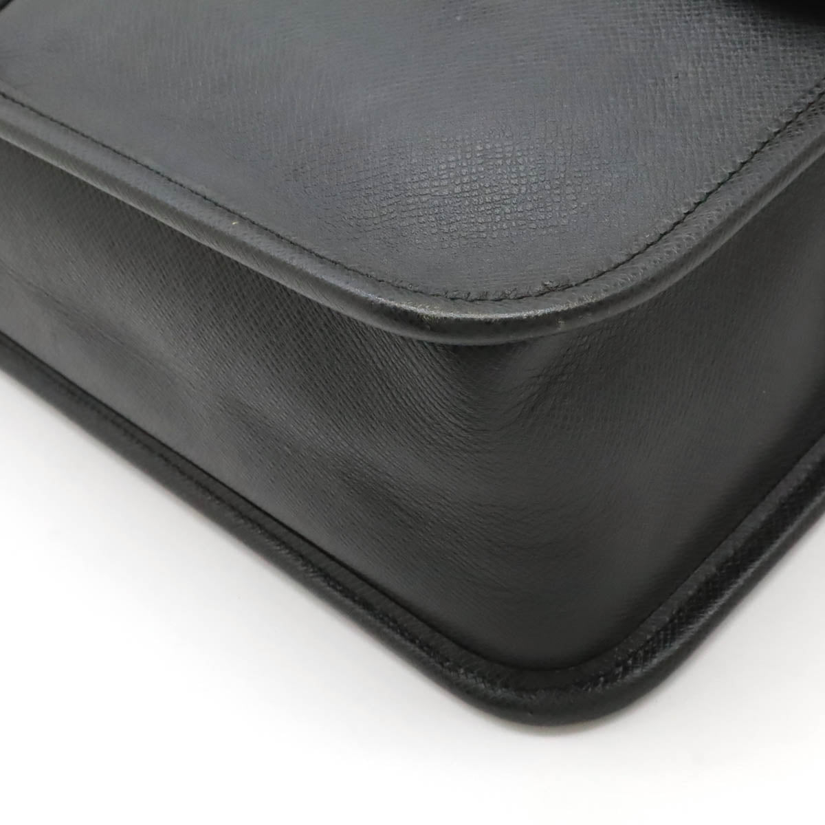 Louis Vuitton Taiga Alexei Shoulder Bag M32472
