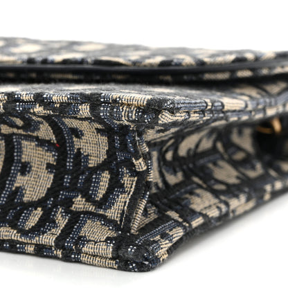 Oblique Saddle Chain Pouch Blue