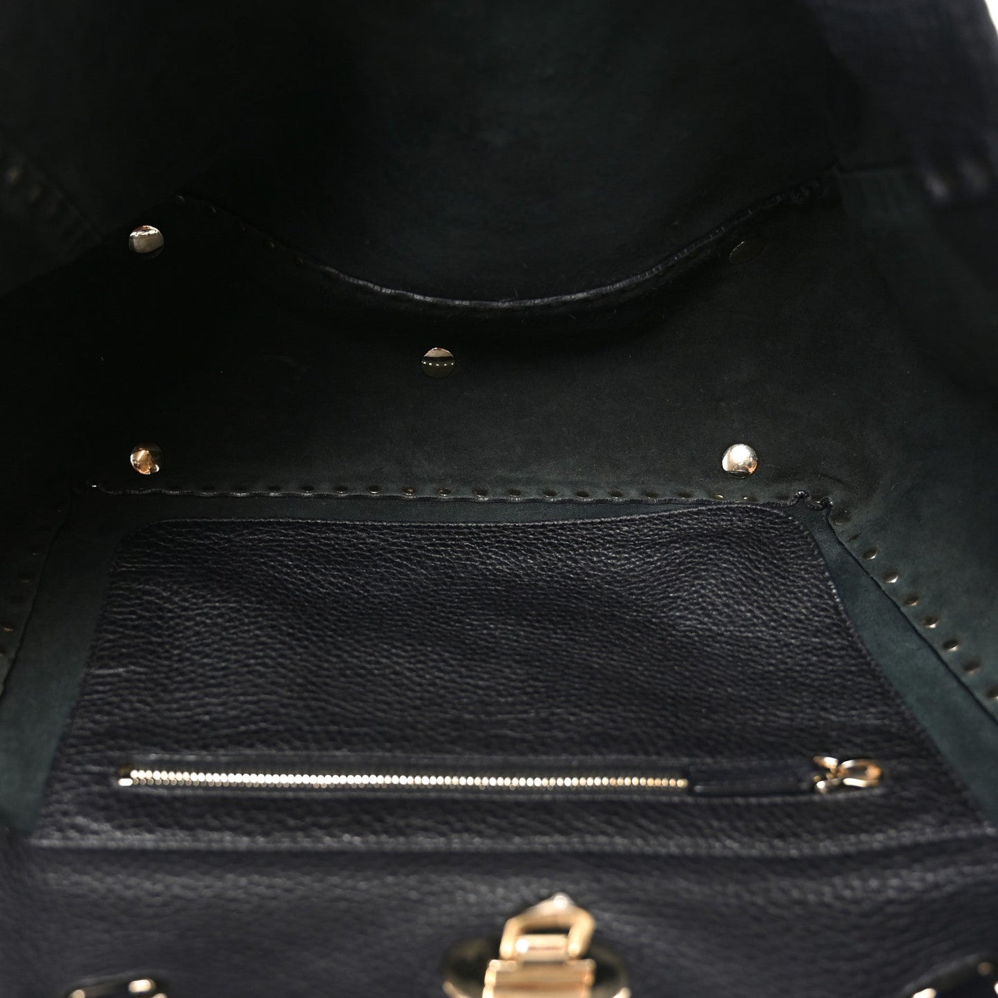 Vitello Medium Rockstud Tote Black