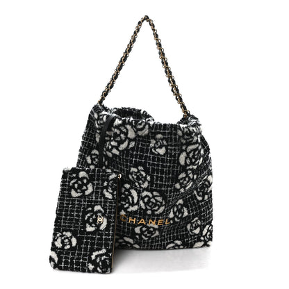 Cashmere Quilted Camellia Chanel 22 Black White