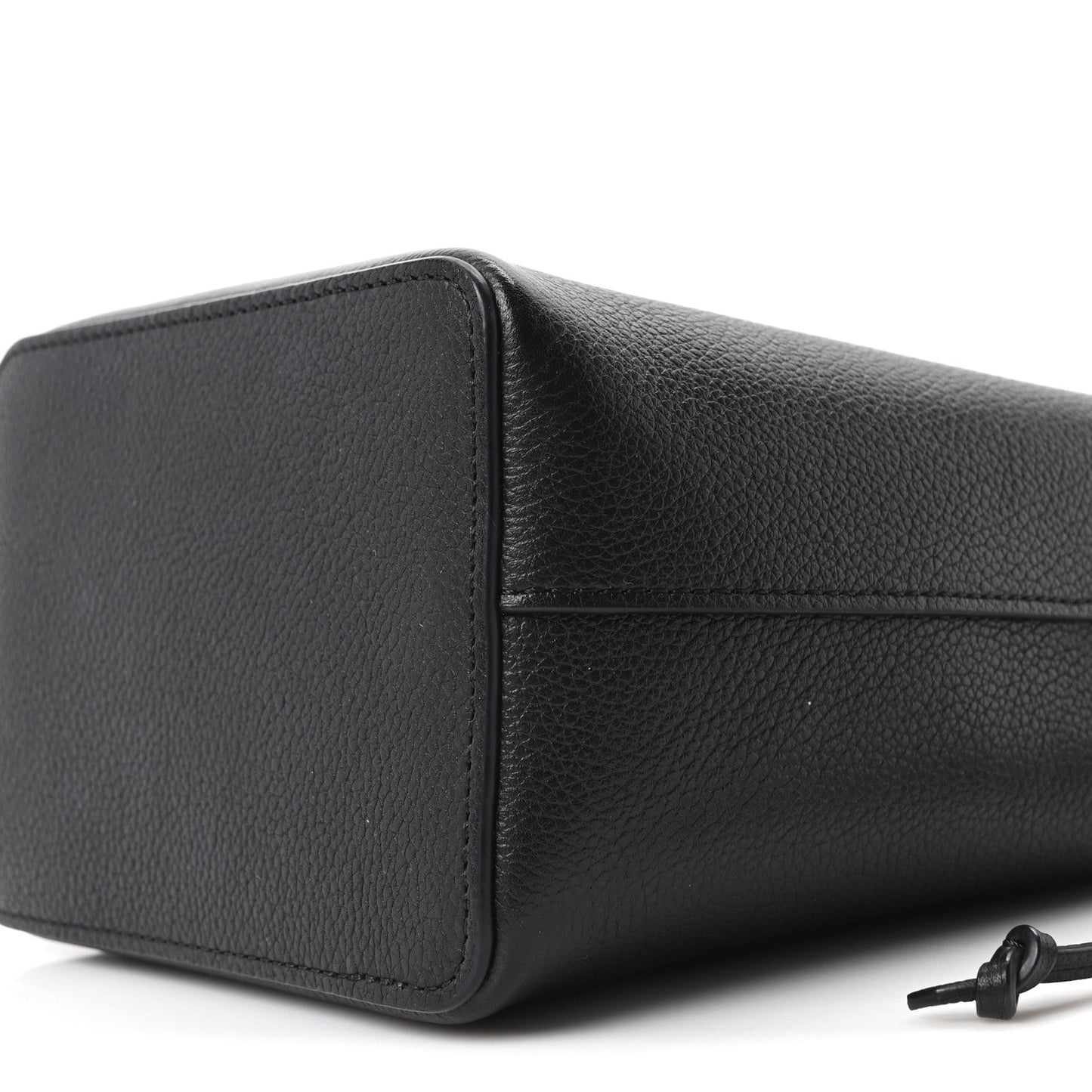 Calfskin Nano Lockme Bucket Black
