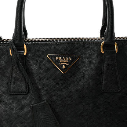 Saffiano Medium Galleria Double Zip Tote Black