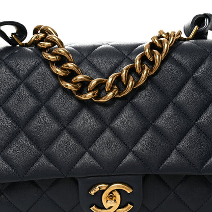 Shiny Sheepskin Quilted Large Trapezio Flap Navy
