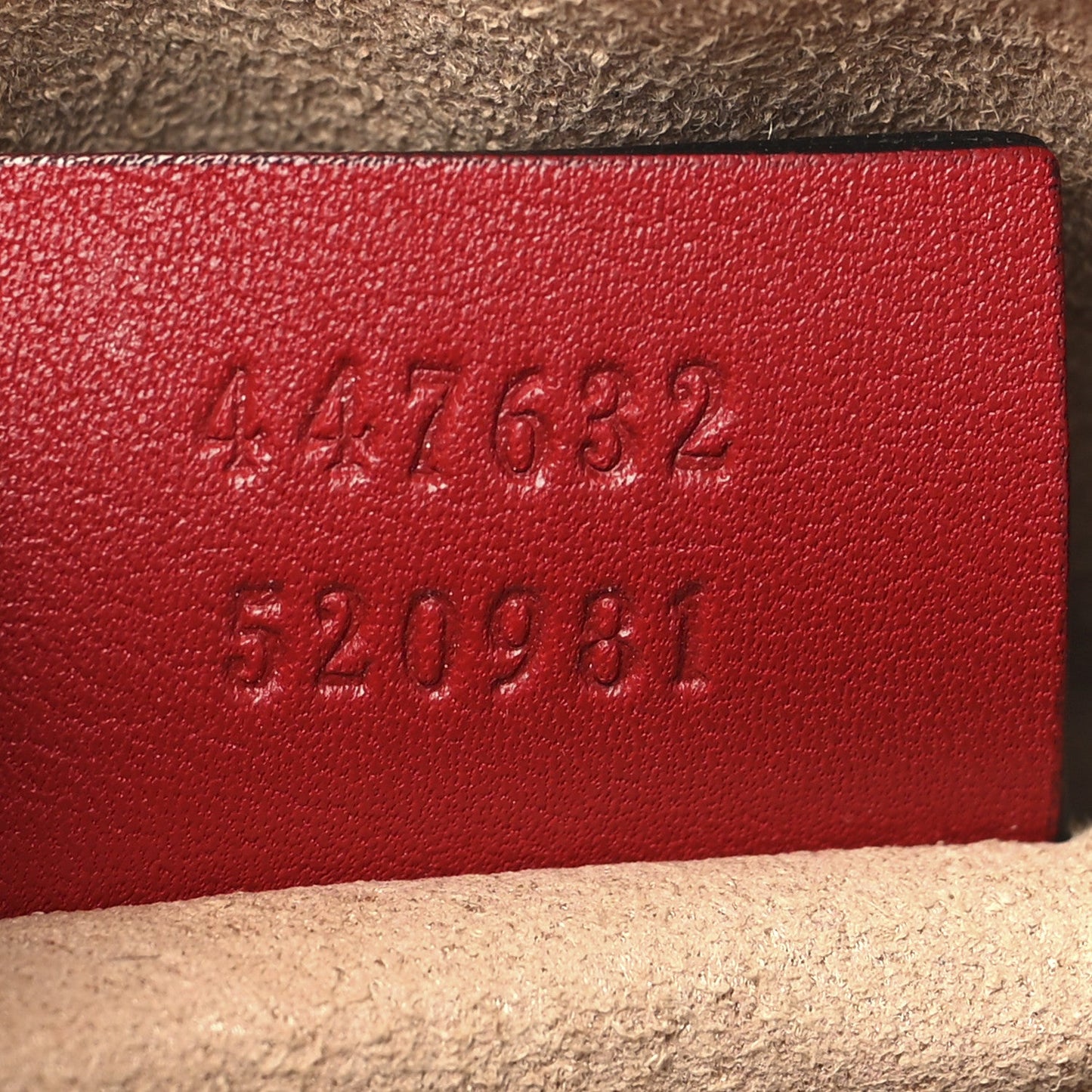 Calfskin Matelasse Small GG Marmont Chain Shoulder Bag Hibiscus Red
