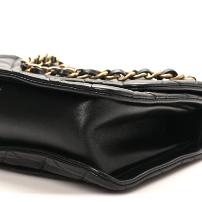 Shiny Lambskin Flap Clutch With Chain Black