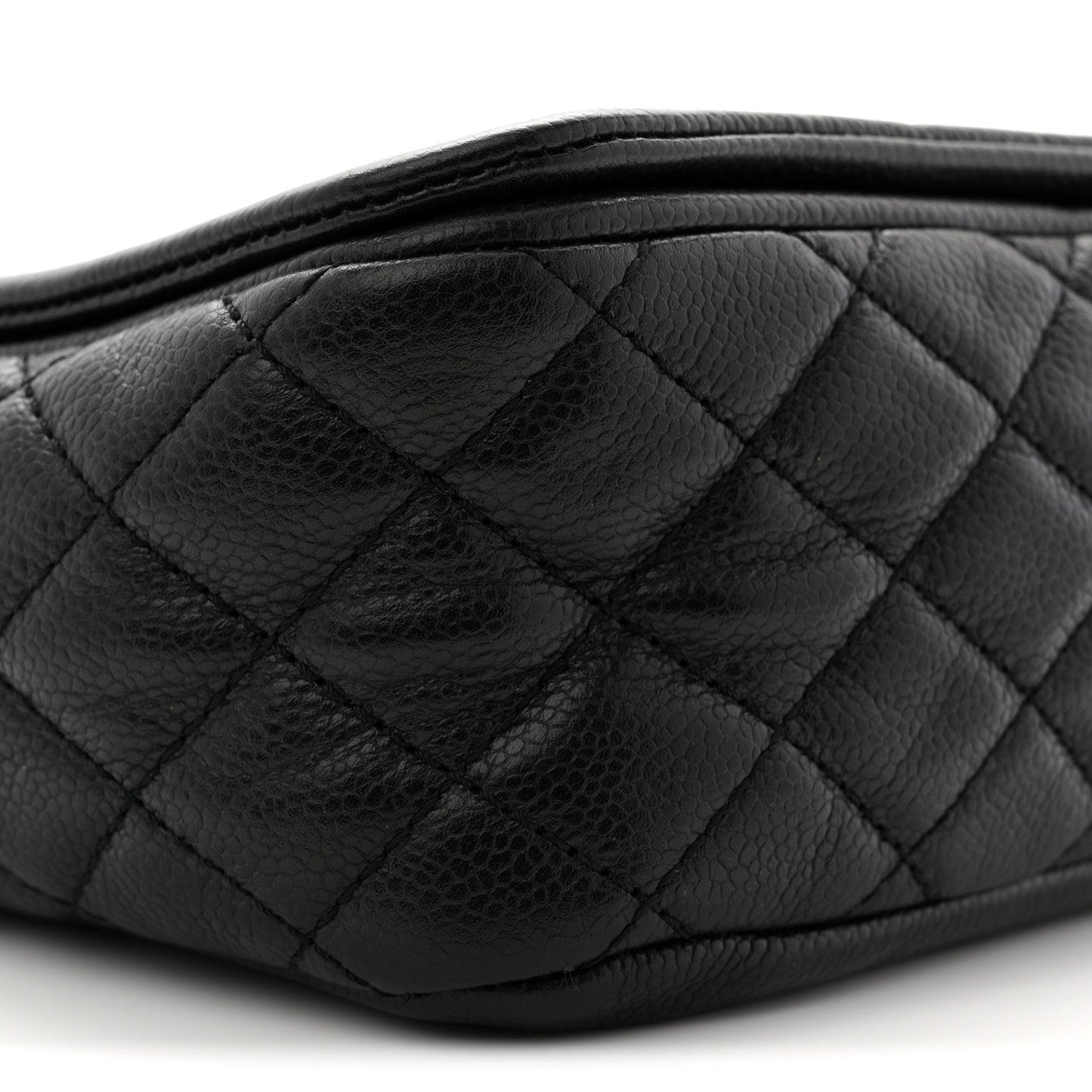 Caviar Medium Timeless CC Flap Black