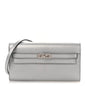 Metallic Chevre Chamkilight Kelly Wallet To Go Argent