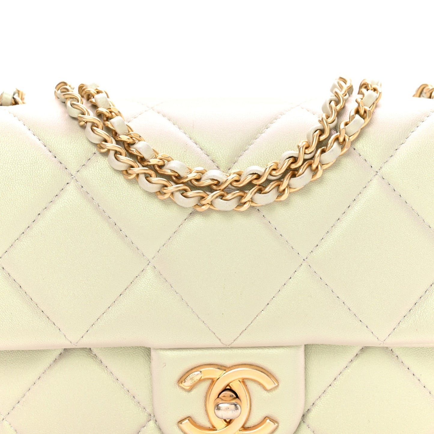 Pearly Lambskin Quilted Pearl Small Flap Light Grey